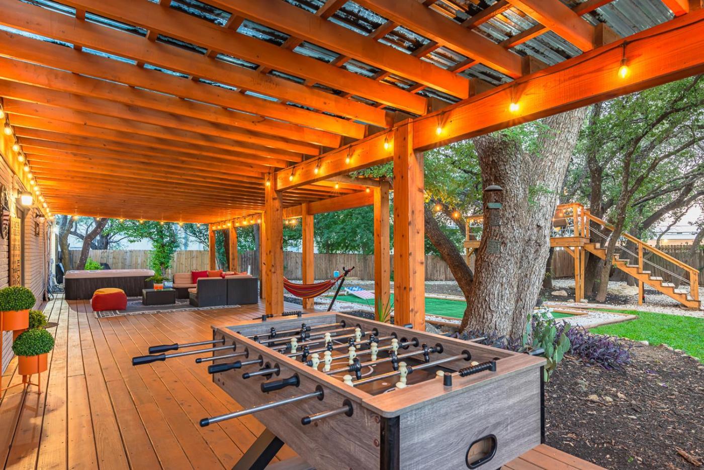 Luxurious Home With Hot Tub & Tree Deck By 6Flags San Antonio Dış mekan fotoğraf