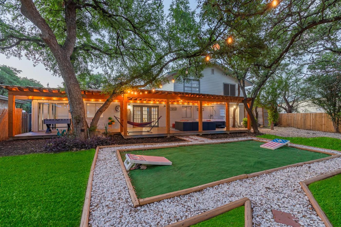 Luxurious Home With Hot Tub & Tree Deck By 6Flags San Antonio Dış mekan fotoğraf