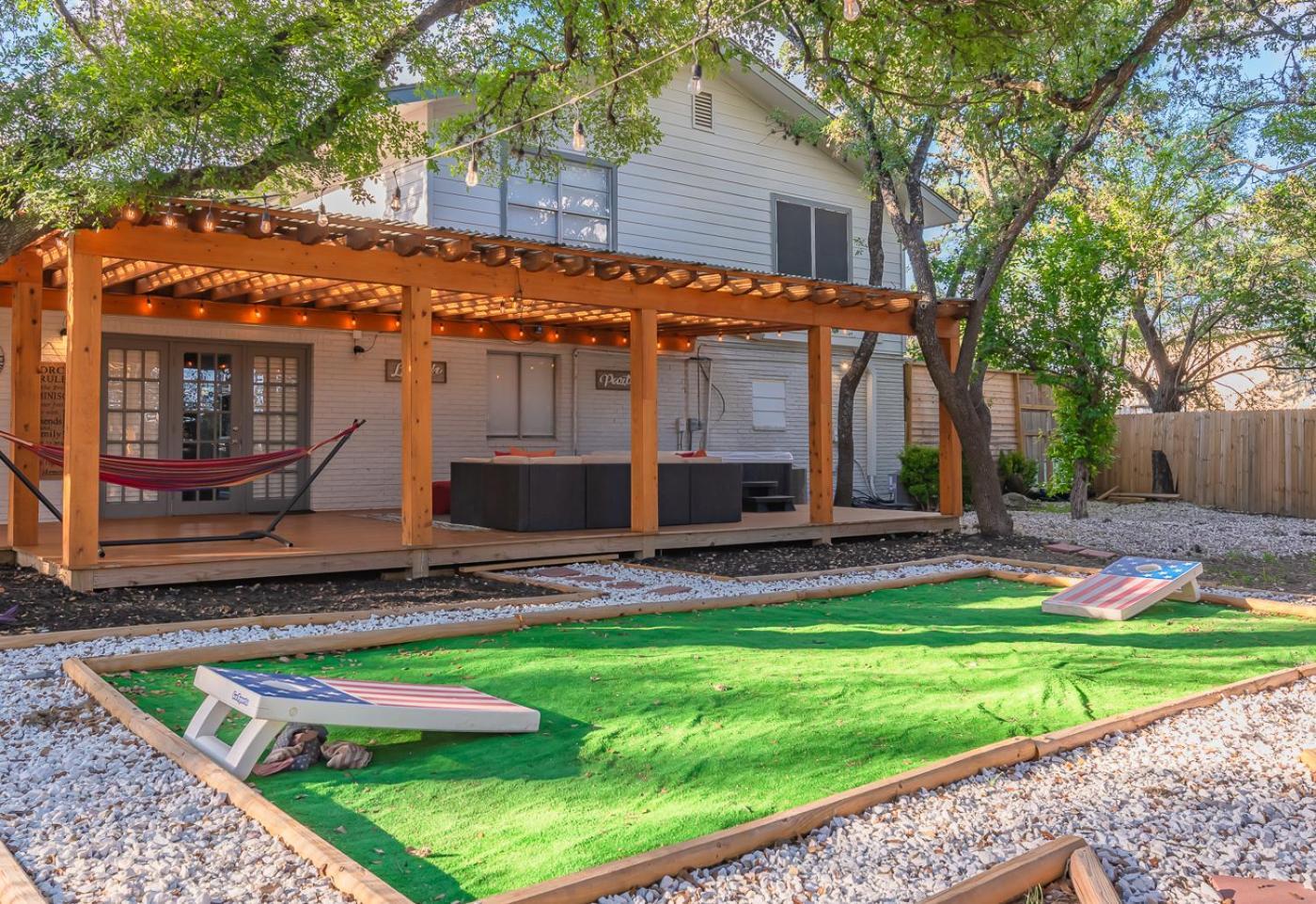 Luxurious Home With Hot Tub & Tree Deck By 6Flags San Antonio Dış mekan fotoğraf
