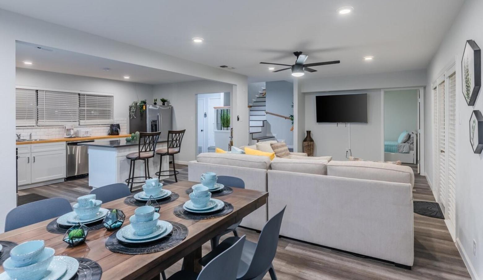 Luxurious Home With Hot Tub & Tree Deck By 6Flags San Antonio Dış mekan fotoğraf