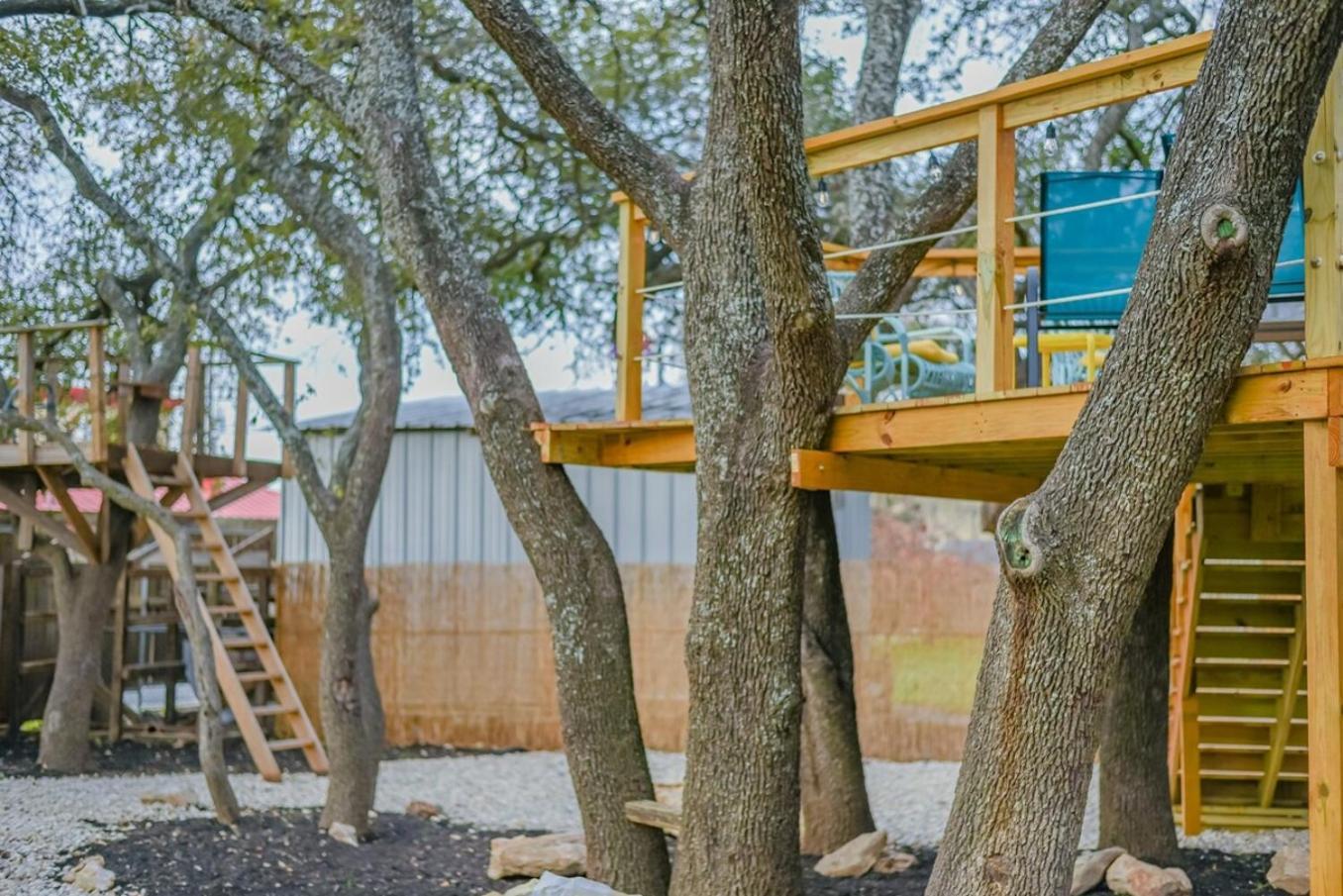 Luxurious Home With Hot Tub & Tree Deck By 6Flags San Antonio Dış mekan fotoğraf