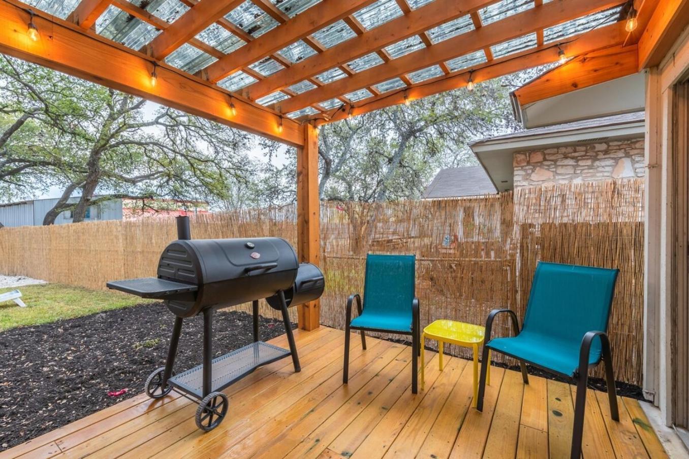 Luxurious Home With Hot Tub & Tree Deck By 6Flags San Antonio Dış mekan fotoğraf