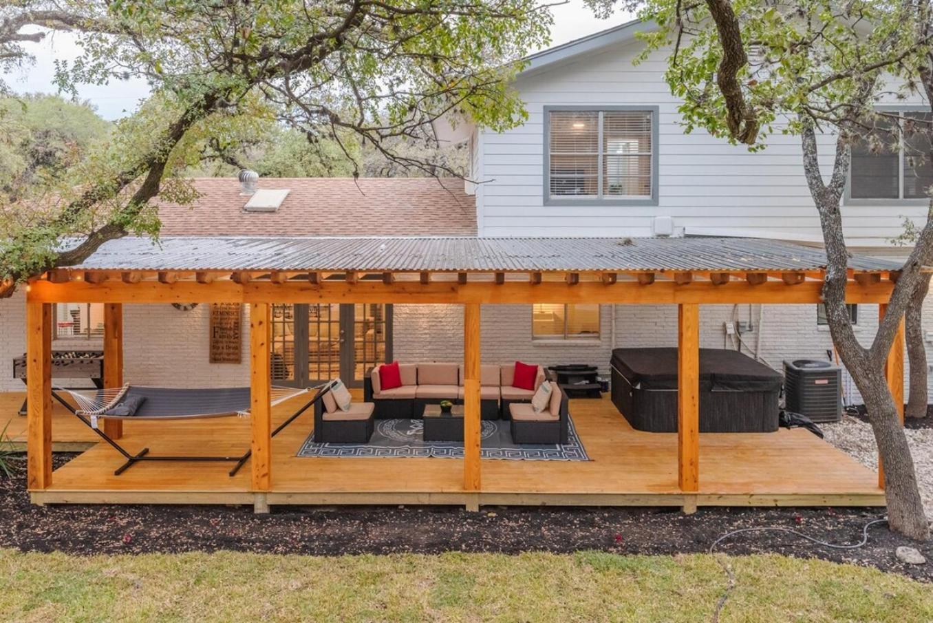 Luxurious Home With Hot Tub & Tree Deck By 6Flags San Antonio Dış mekan fotoğraf