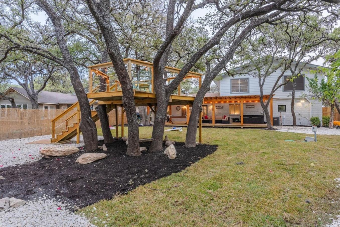 Luxurious Home With Hot Tub & Tree Deck By 6Flags San Antonio Dış mekan fotoğraf